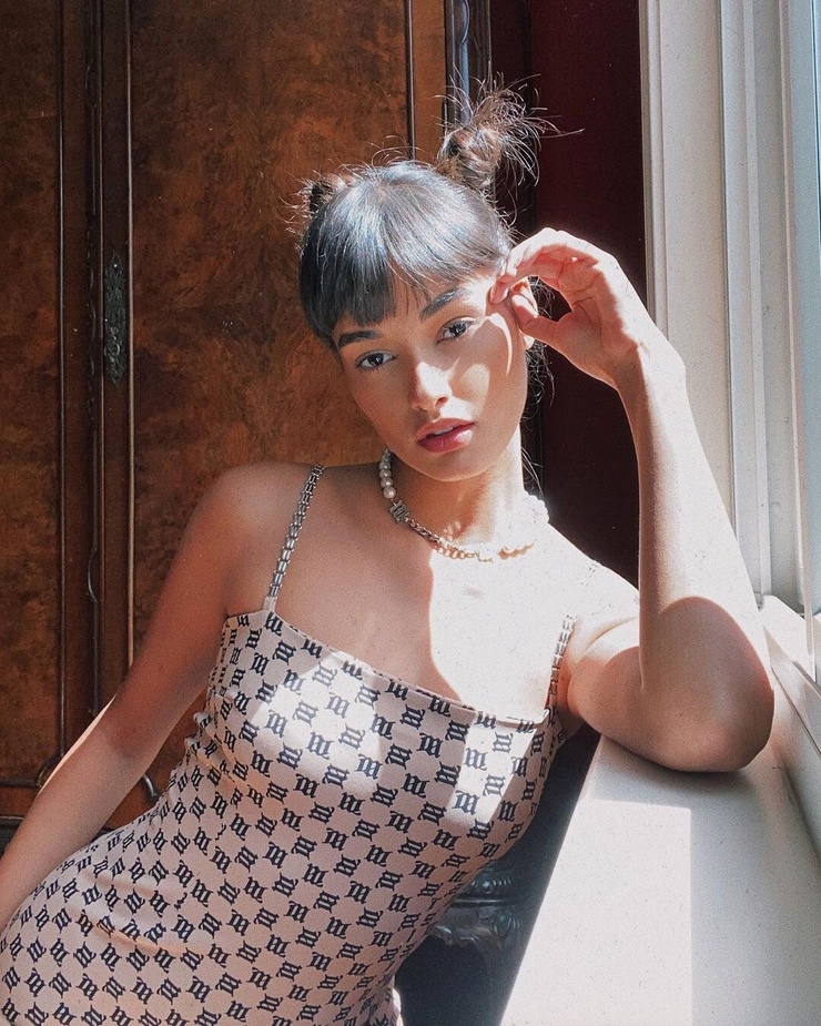 Gizele Oliveira Gizele Oliveira