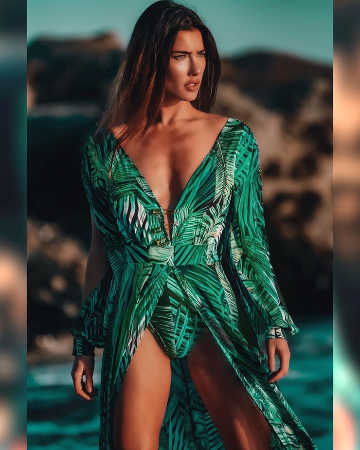 Jacqueline MacInnes Wood