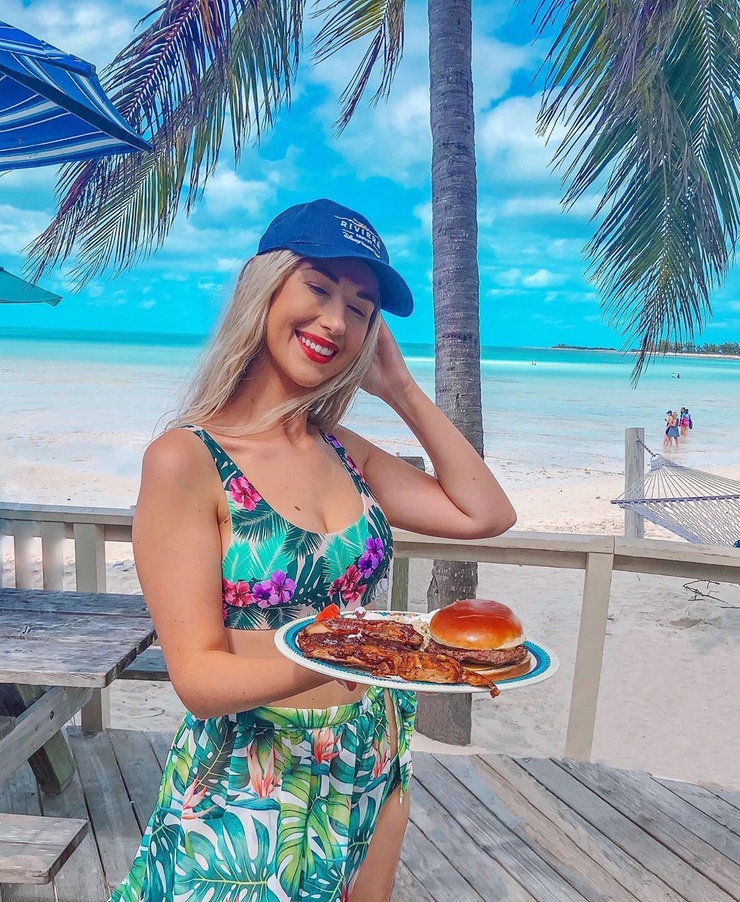 Noelle Foley Noelle Foley