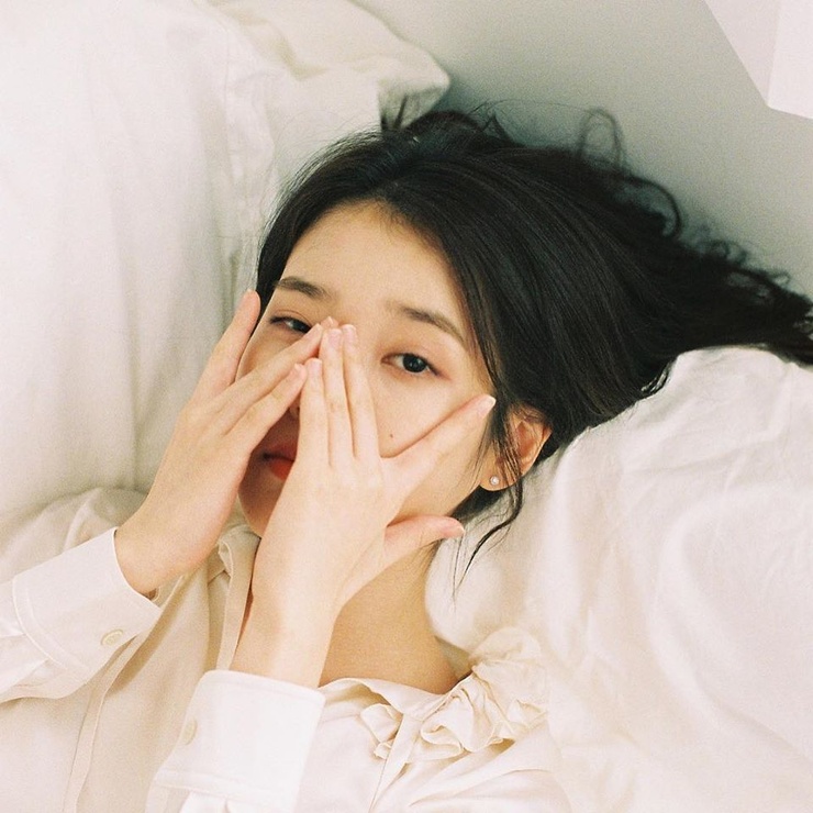 IU