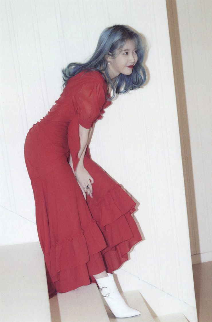IU