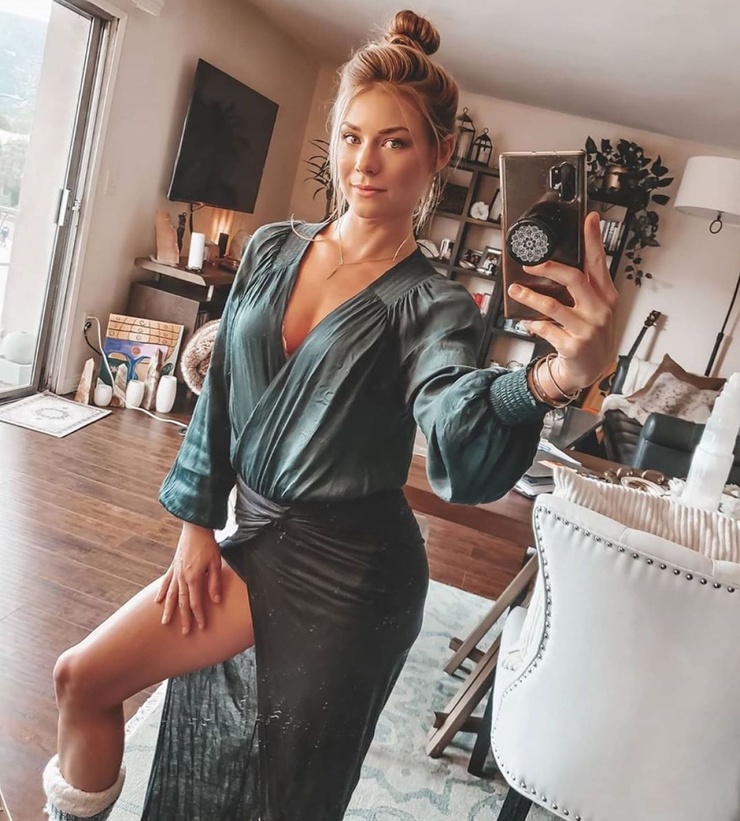 Nikki Leigh Nikki Leigh