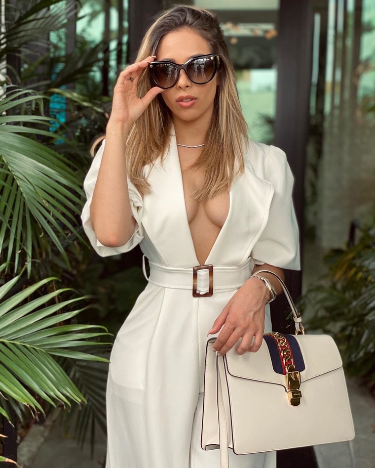 Leli Hernandez Leli Hernandez