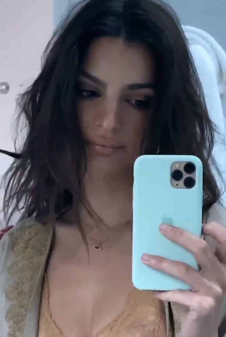 Emily Ratajkowski