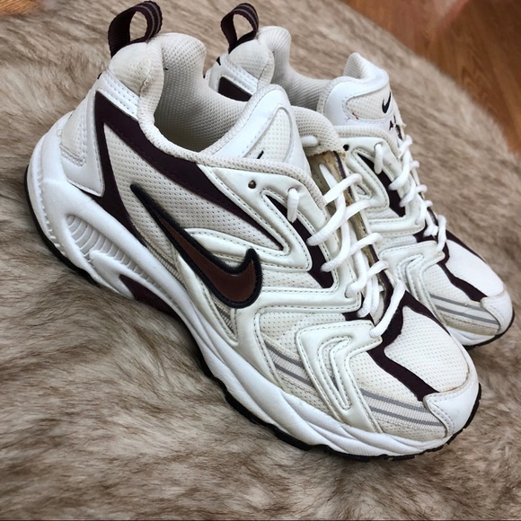 Privilegiado Amigo por correspondencia vértice Picture of 90s Nike Air Running Sneakers Women Size 8