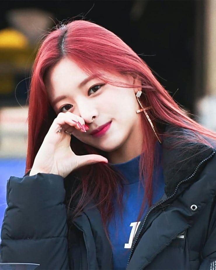 Yuna (ITZY) Yuna (ITZY)