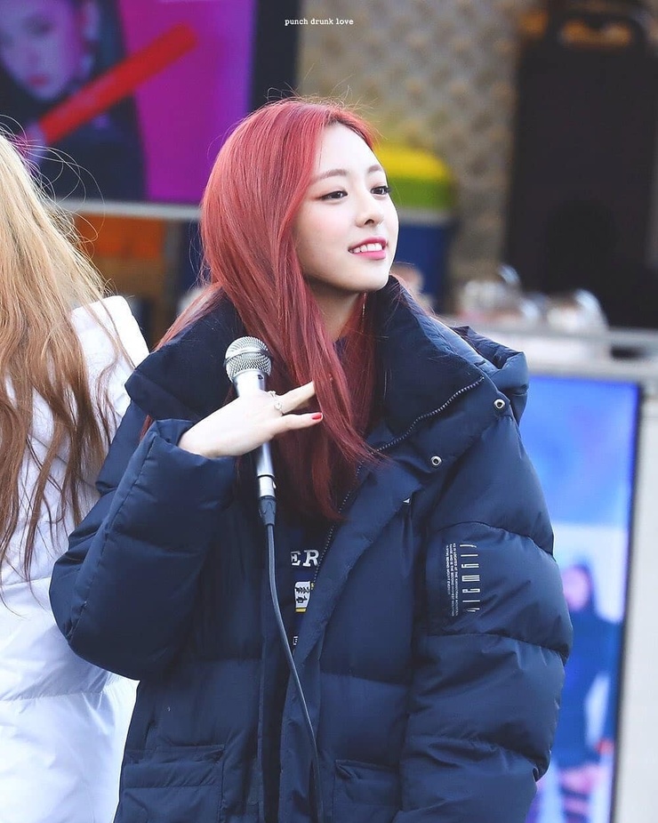 Yuna (ITZY) Yuna (ITZY)