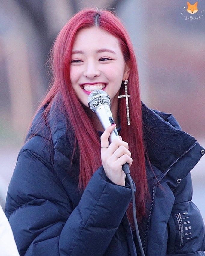 Yuna (ITZY) Yuna (ITZY)