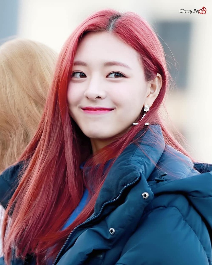 Yuna (ITZY) Yuna (ITZY)
