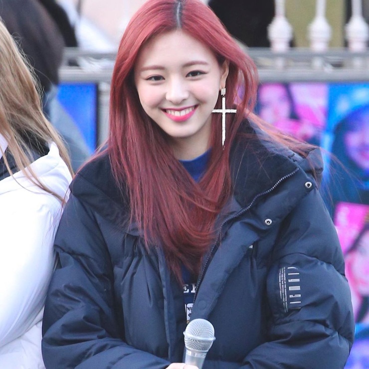 Yuna (ITZY) Yuna (ITZY)