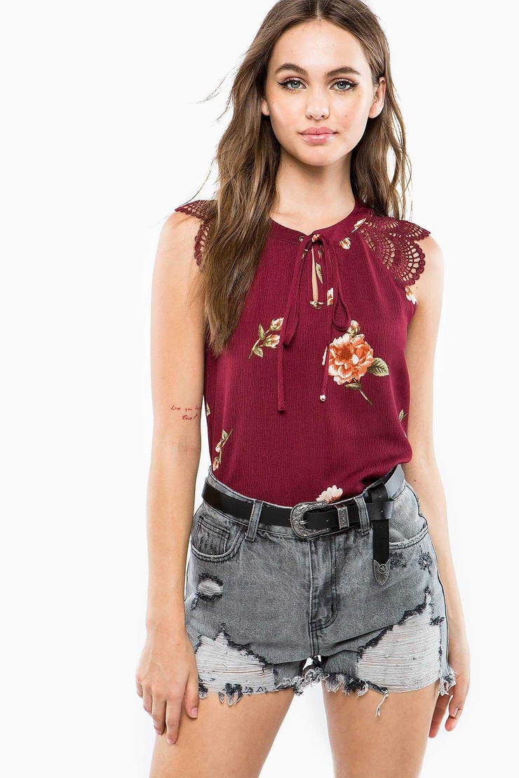 Lily Easton Lily Easton