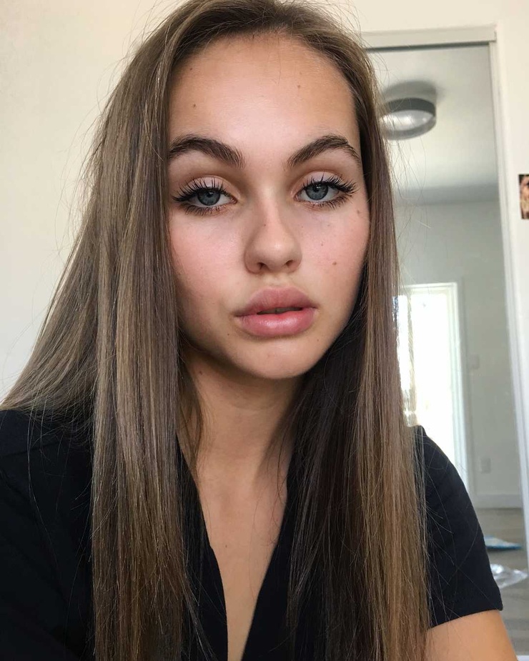 Picture of Lily Easton