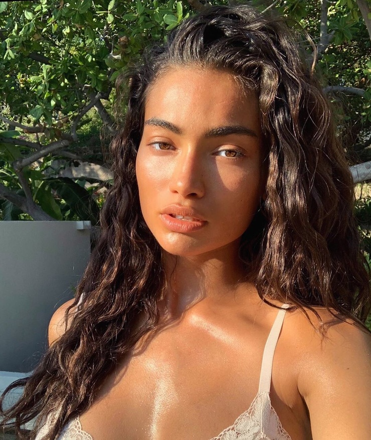 Kelly Gale Kelly Gale