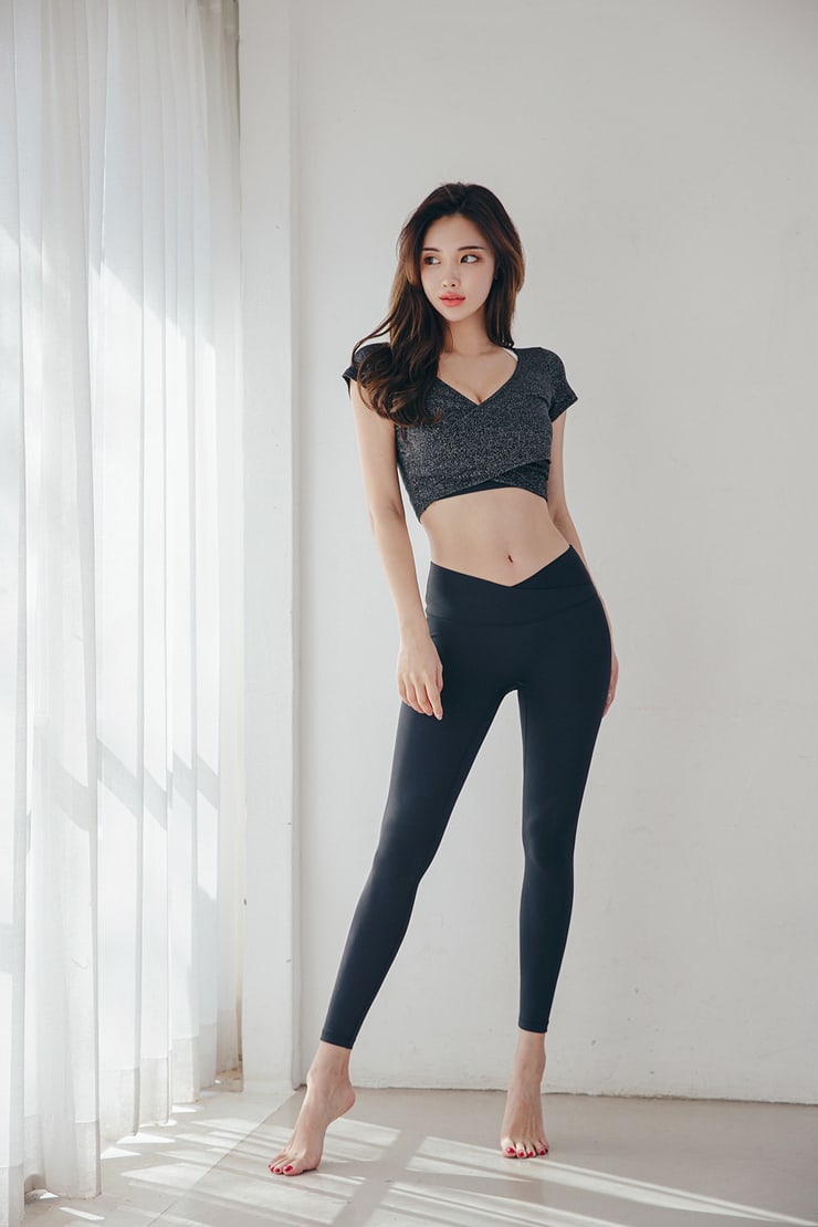 Kyungri Does Super Hot Yoga Pants Photoshoot For Jane Court - Koreaboo