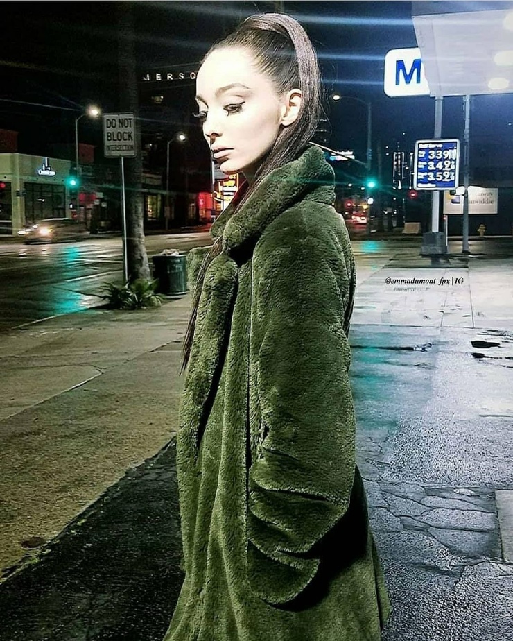 Emma Dumont