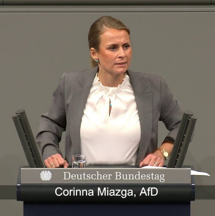 Corinna Miazga Corinna Miazga