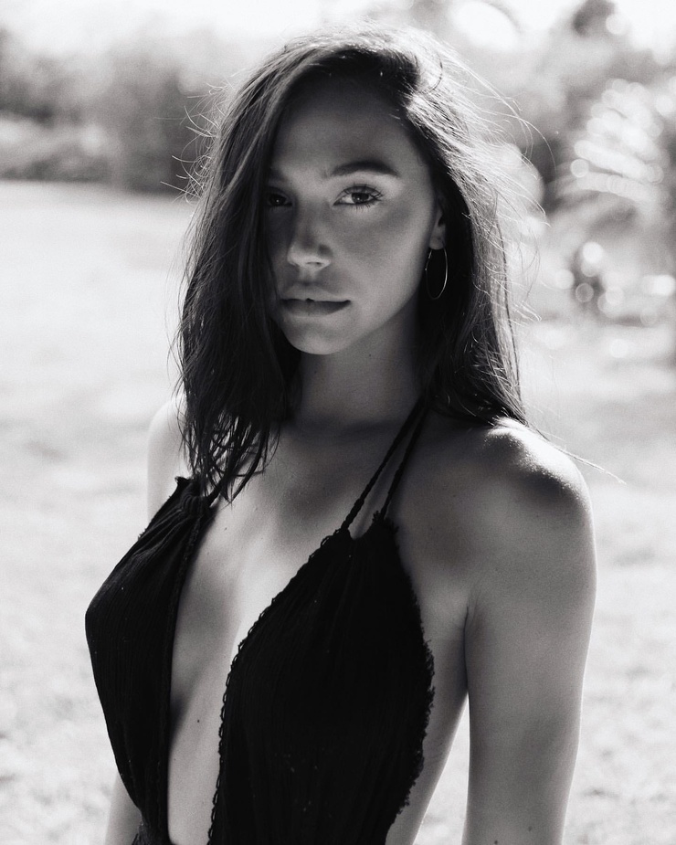 Alexis Ren Alexis Ren