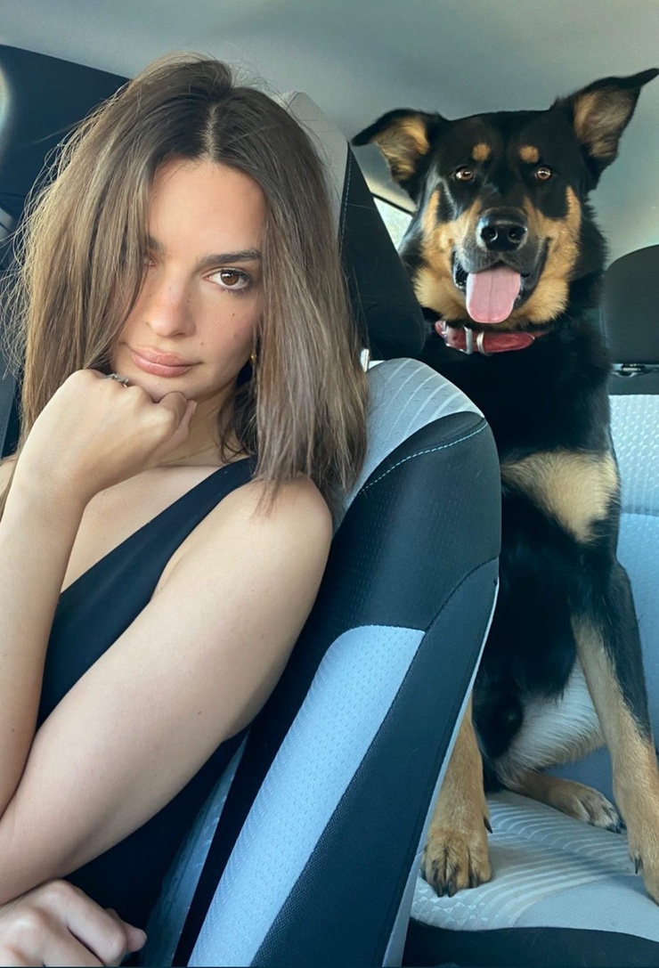 Emily Ratajkowski