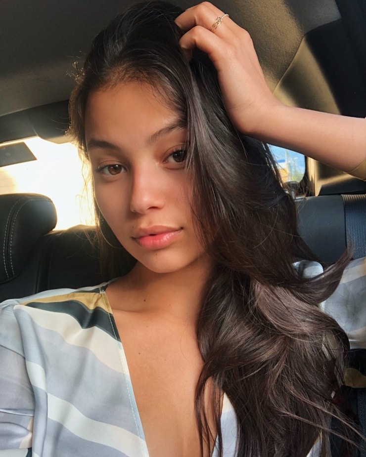 Fiona Barron image