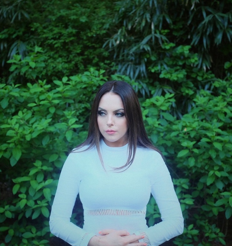 Elizabeth Gillies Elizabeth Gillies