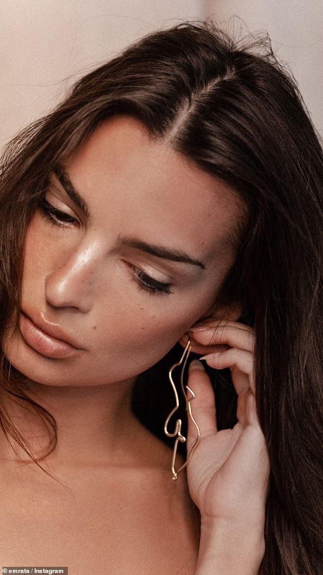 Emily Ratajkowski Emily Ratajkowski