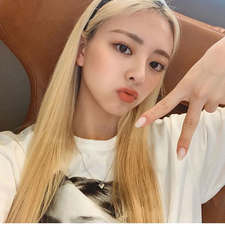 Yuna (ITZY)