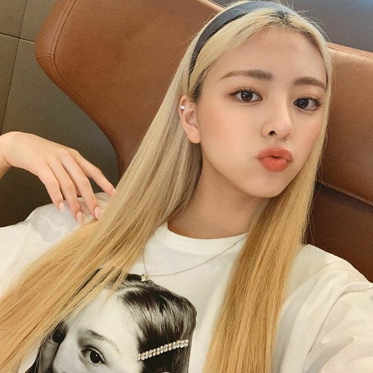 Yuna (ITZY)