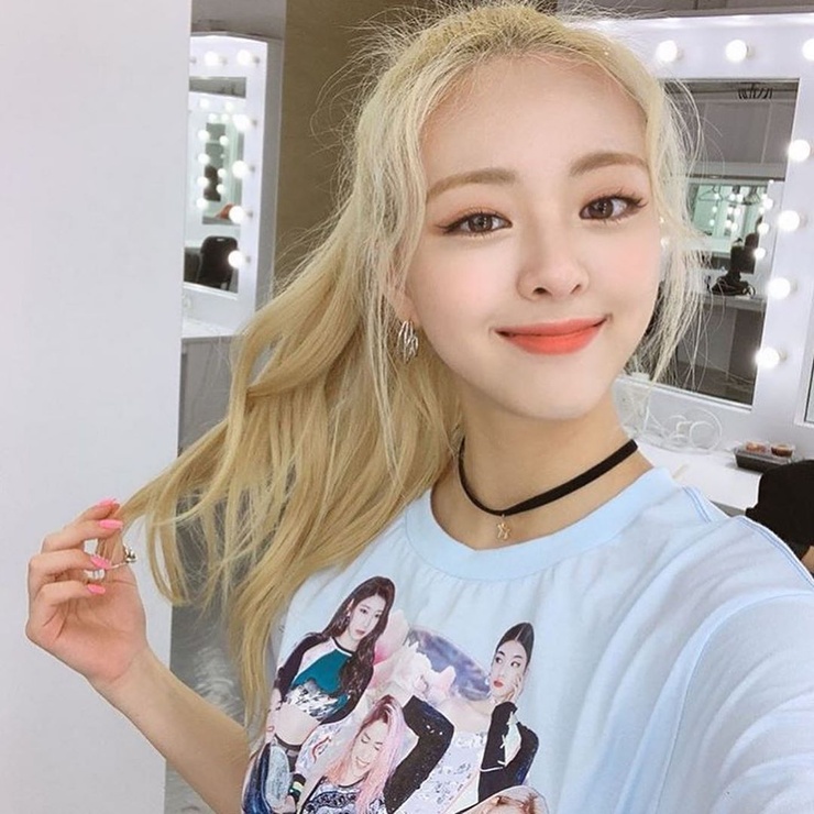 Yuna (ITZY) Yuna (ITZY)