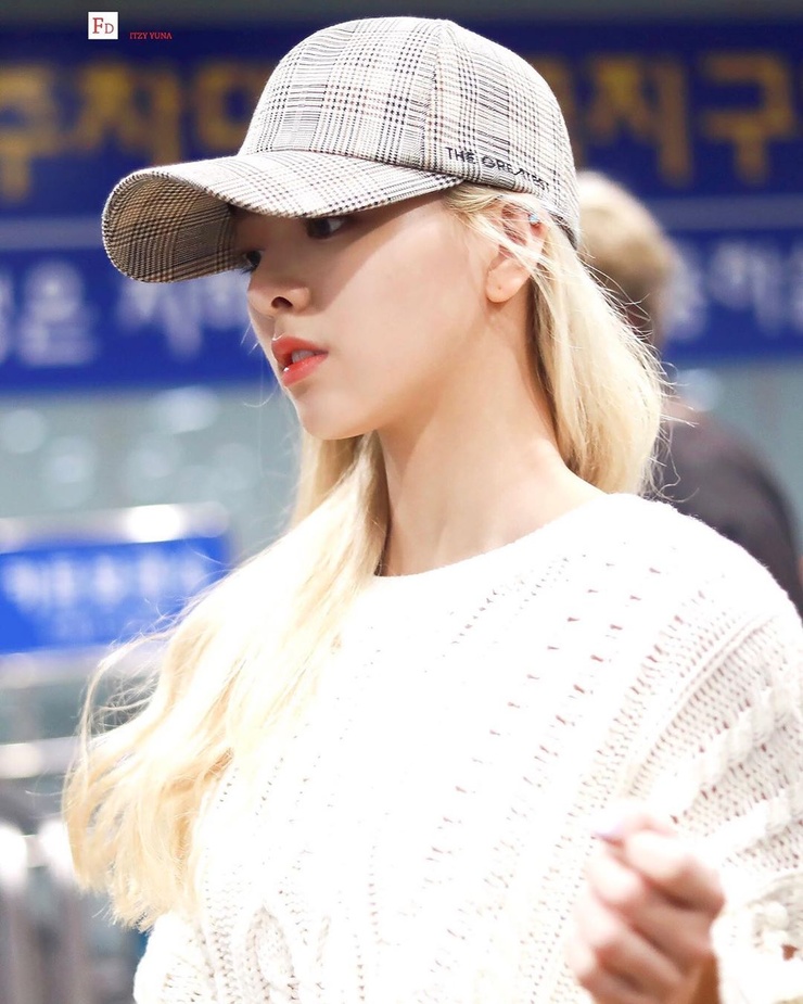 Yuna (ITZY) Yuna (ITZY)