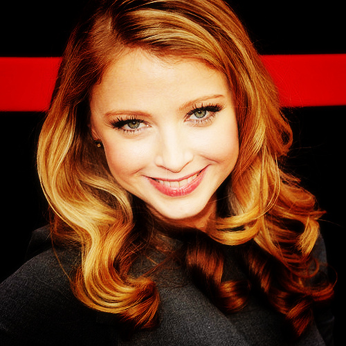 Picture of Elisabeth Harnois