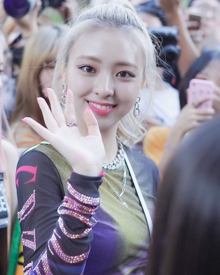 Yuna (ITZY) Yuna (ITZY)
