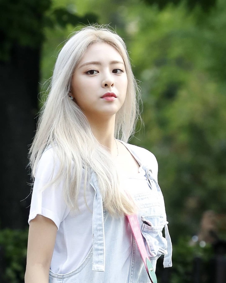 Yuna (ITZY)
