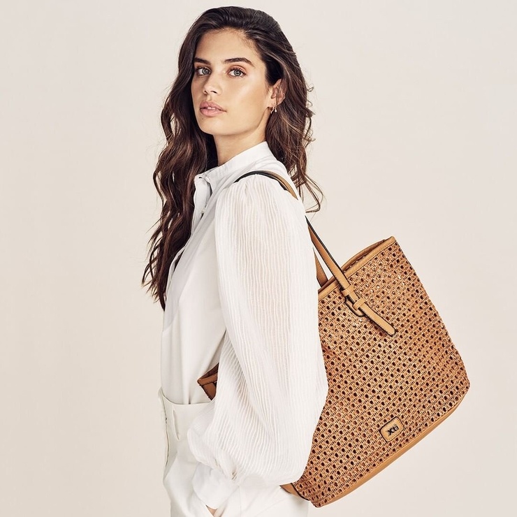 Sara Sampaio Sara Sampaio