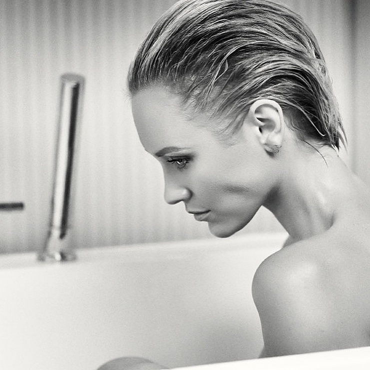 Nicky Whelan Nicky Whelan