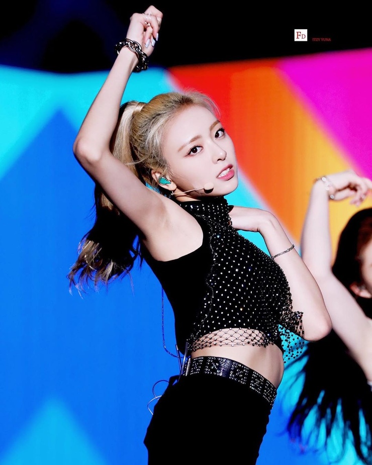 Yuna (ITZY) Yuna (ITZY)