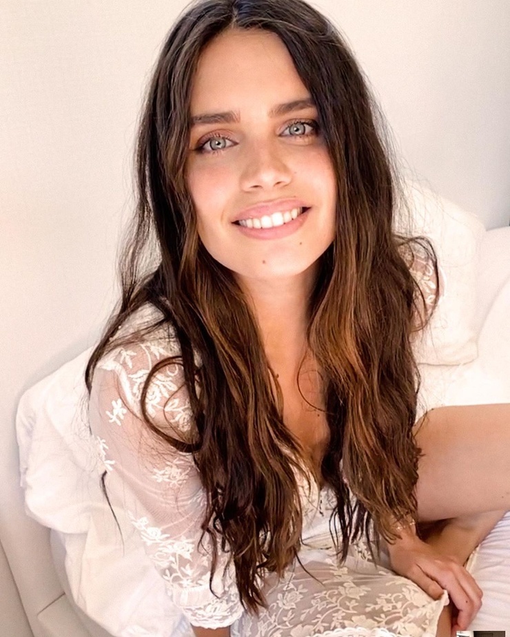 Sara Sampaio Sara Sampaio