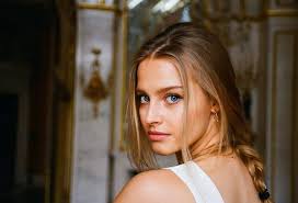 Karolina Pisarek Karolina Pisarek