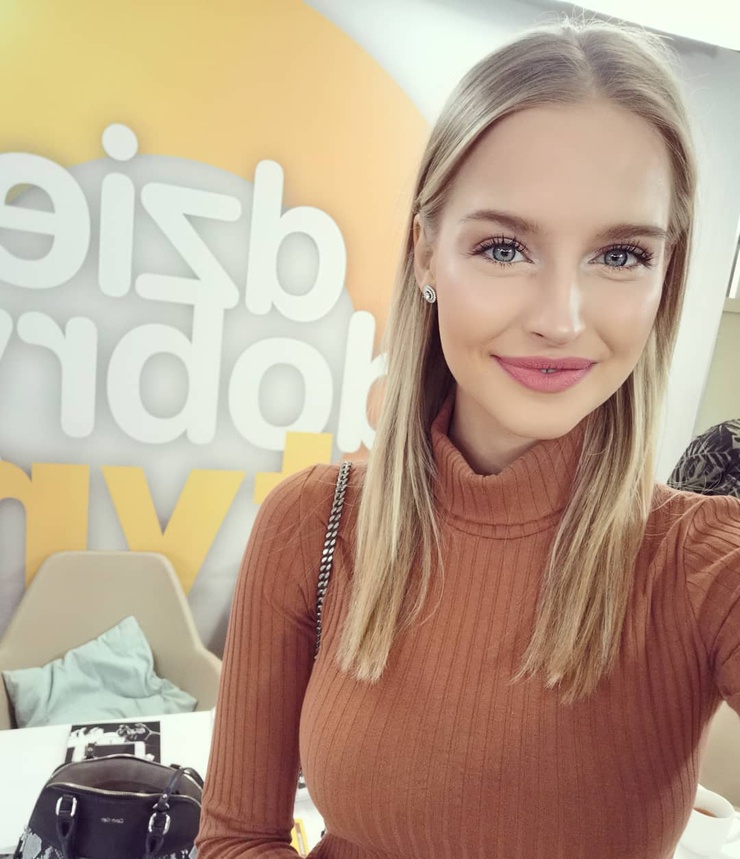 Karolina Pisarek Karolina Pisarek