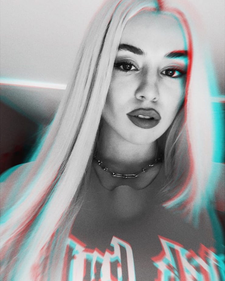 Ava Max image