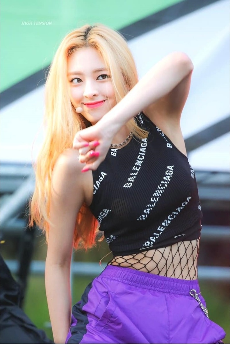 Yuna (ITZY) Yuna (ITZY)