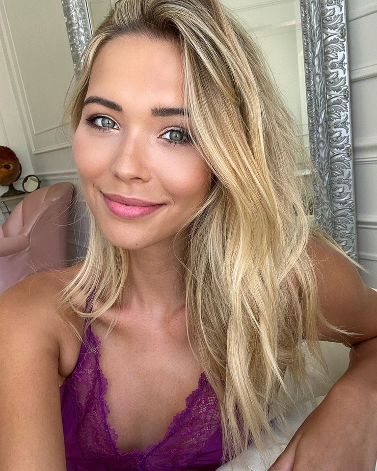 Sandra Kubicka Sandra Kubicka
