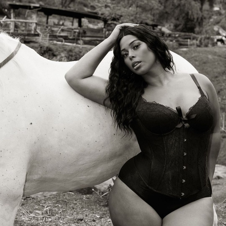 Tabria Majors