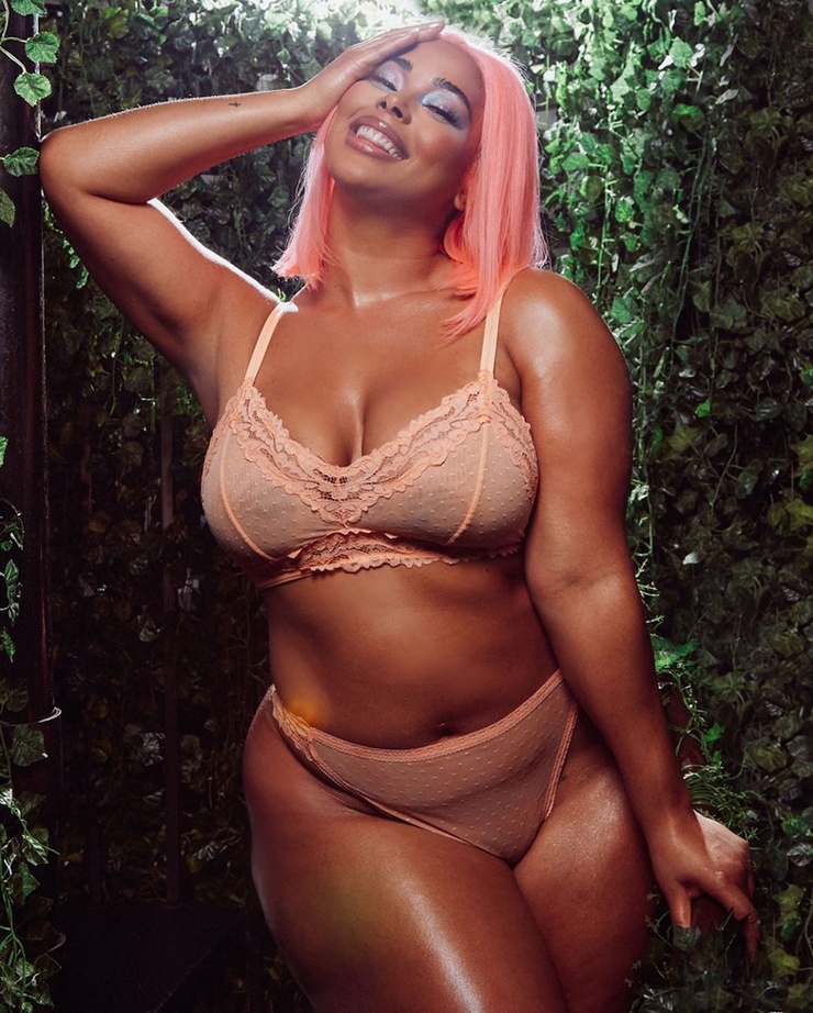Tabria Majors