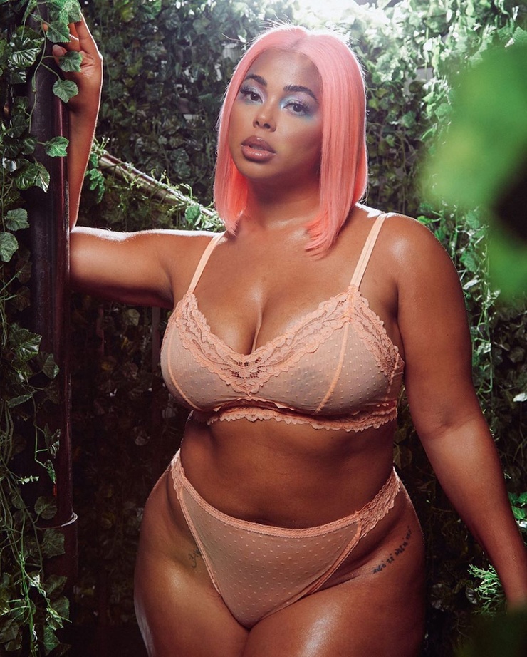 Tabria Majors
