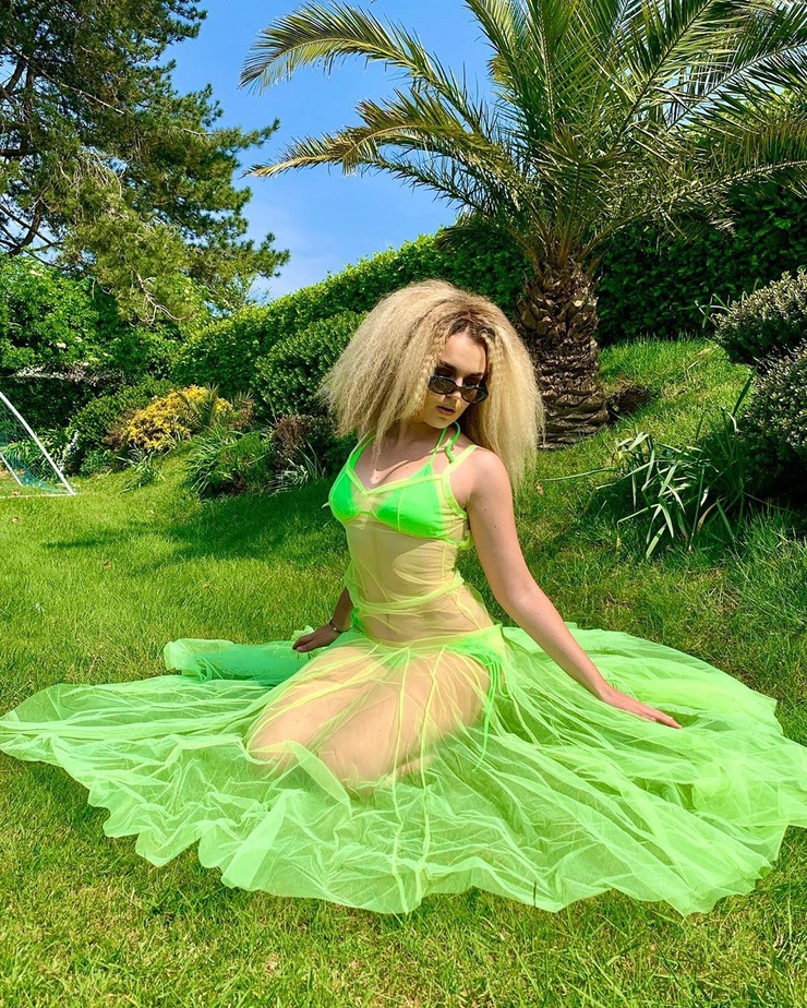 Tallia Storm
