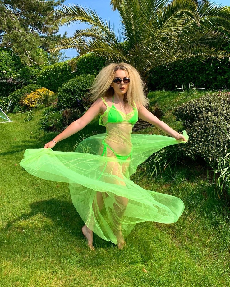 Tallia Storm