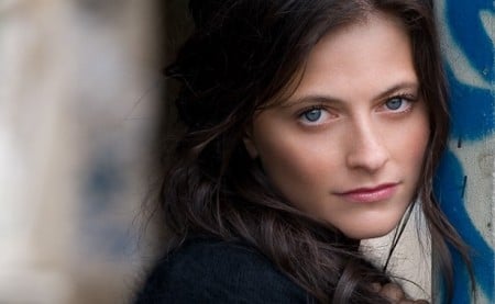 Lara Pulver Lara Pulver