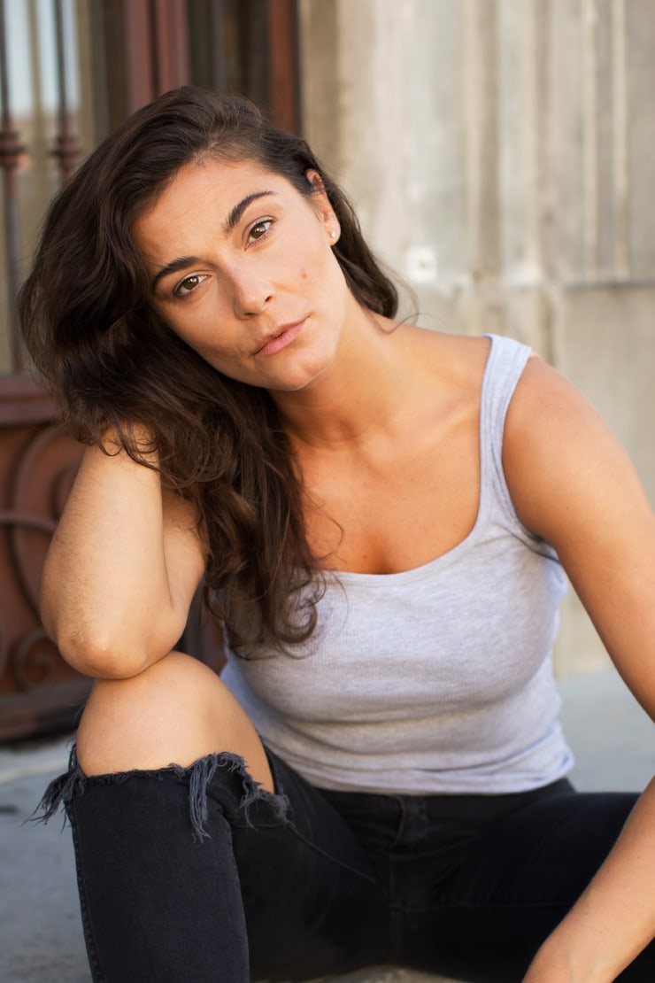 Elysia Rotaru izombie