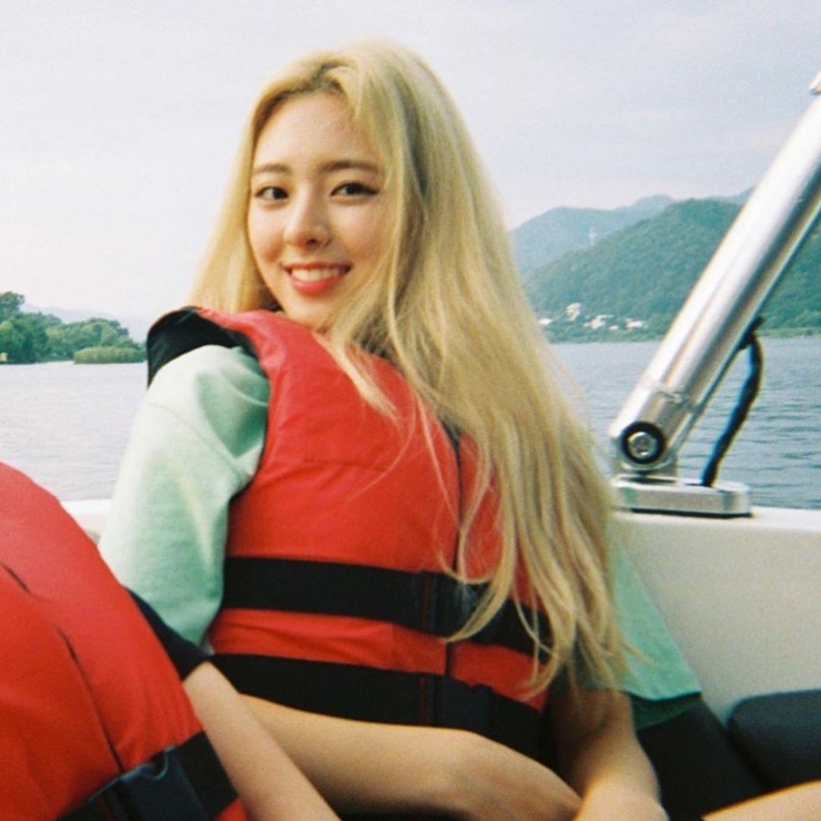 Yuna (ITZY) Yuna (ITZY)