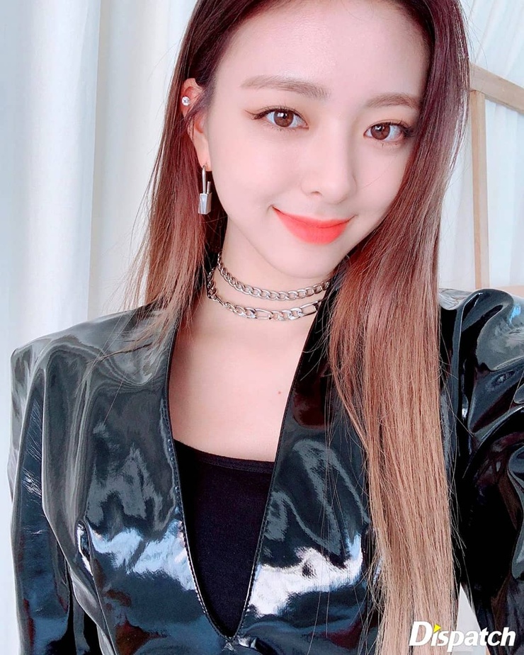 Yuna (ITZY) Yuna (ITZY)